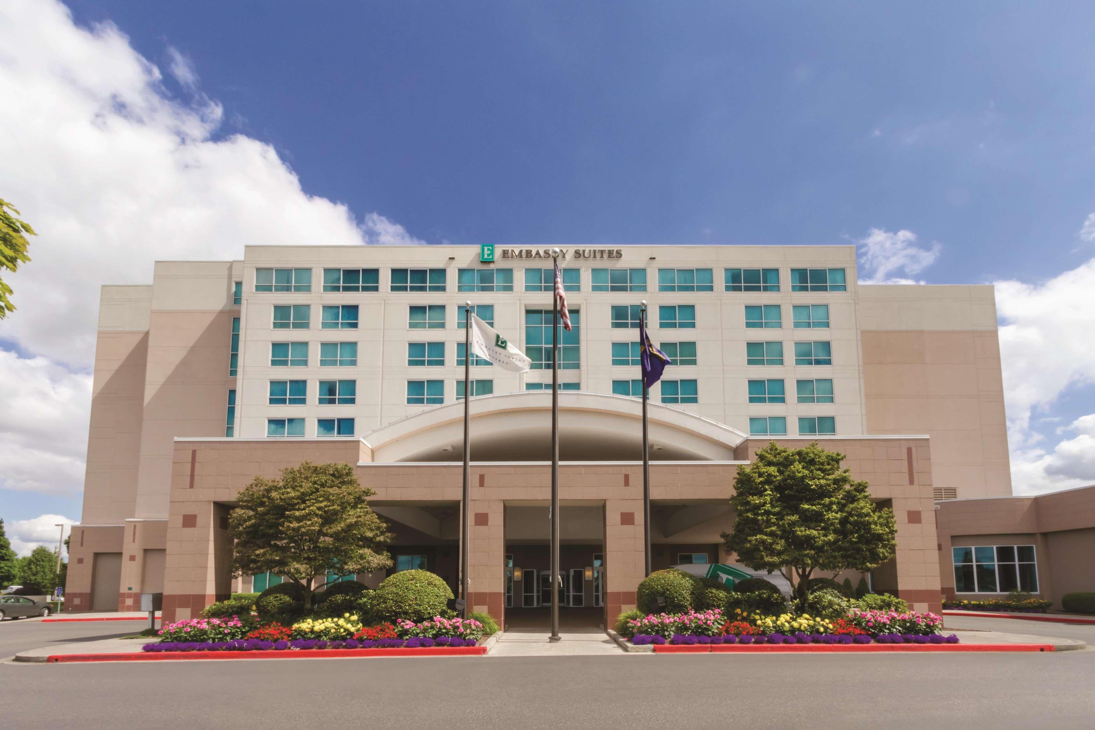 Embassy Suites By Hilton Portland Airport Exterior foto